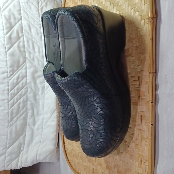 Alegria KEL-431 Work Slip-On Shoe Black Damask Floral Size 39 ( 8.5 - Picture 5 of 13